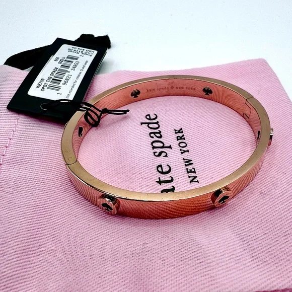 Kate Spade New York Gold Spot the Spade Hinged Bangle Bracelet NWT - Picture 3 of 5